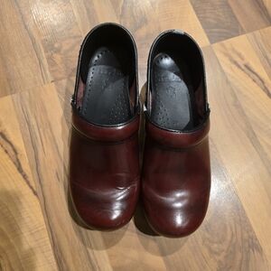 Comfy Dansko Women's Dark Red Leather Clogs Size 8